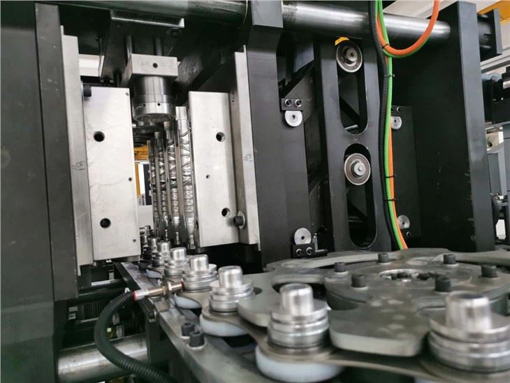 Saving Energy Plastic Bottle Blowing Molding Machine