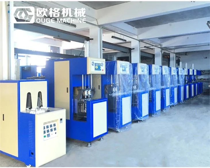 Pusiau automatinė pūtimo liejimo mašina